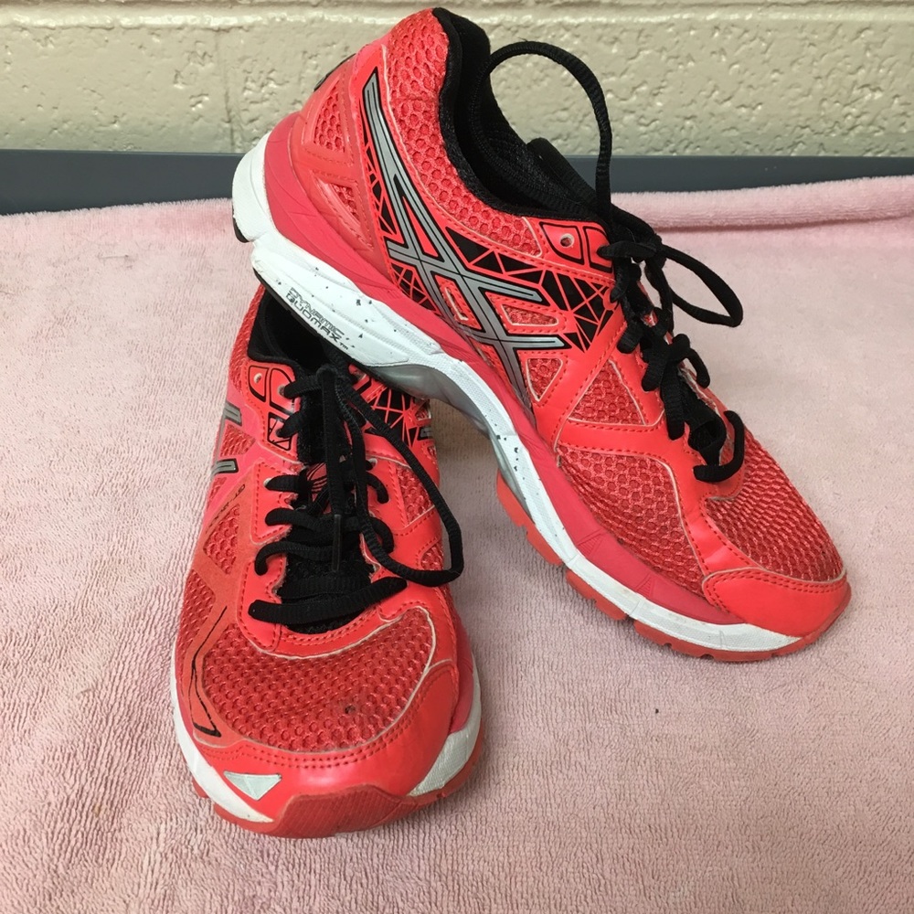 ASICS GT 2000 size 7
